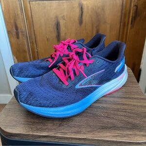 Brooks Hyperion Navy Blue Running Shoes with Pink Accents. Ladies size 9.
